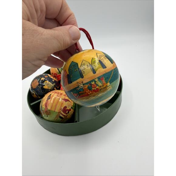 Vintage Bloomingdales Florida Christmas Ornament Balls Paper Mache Set of 7 New - Picture 5 of 16